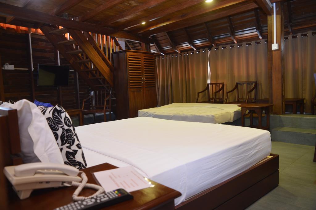 Rock Fort Beach Resort Unawatuna Ngoại thất bức ảnh